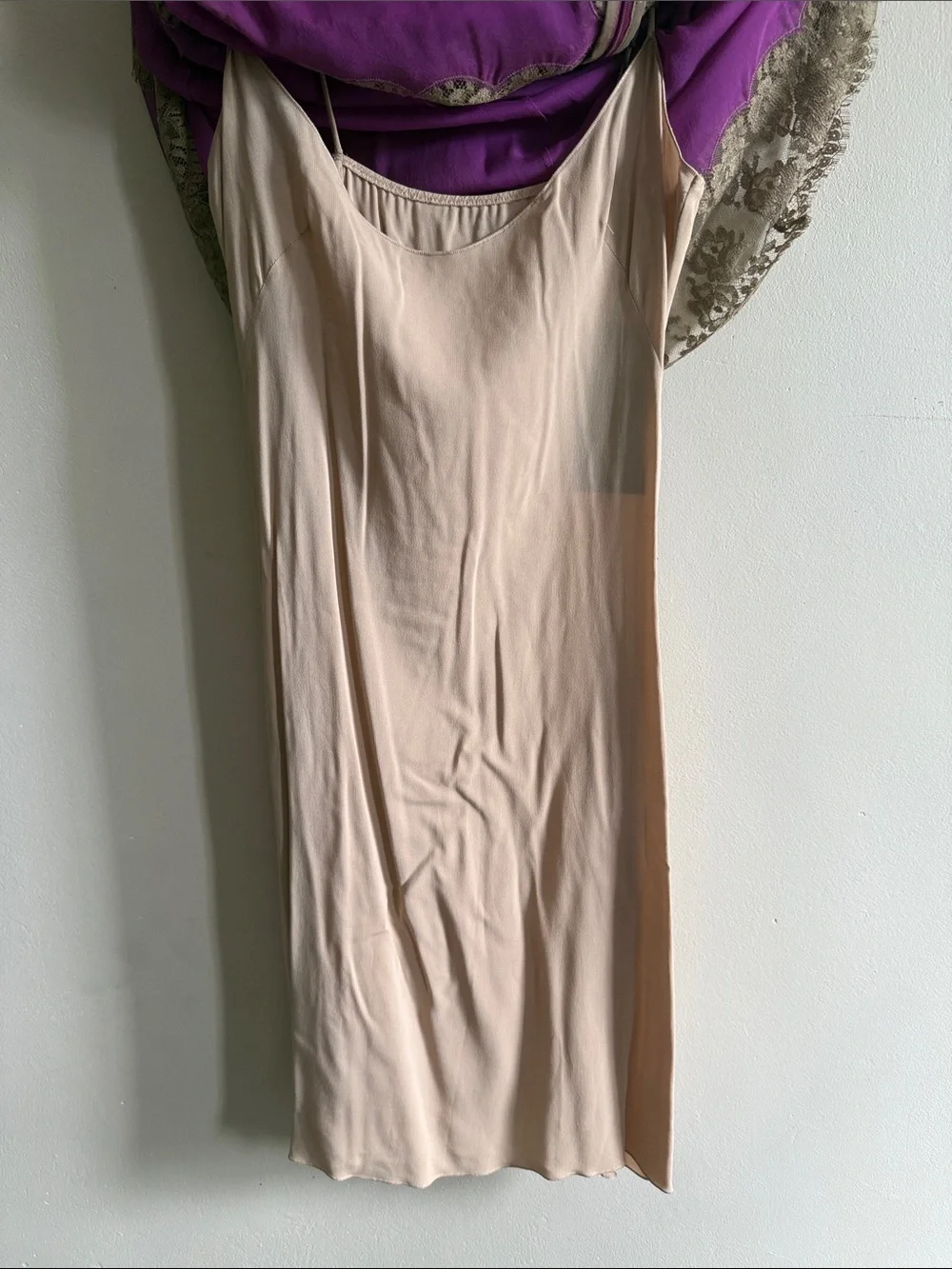 Alberta Ferretti Fuchsia silk with Neutral Lace Trim - Picture 7 of 9